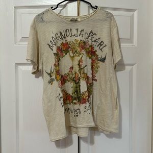 Magnolia Pearl Cat Tee